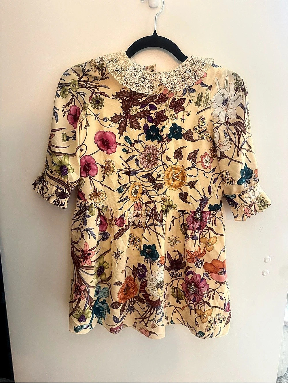 Girls Gucci Floral Lace Collar Blouse in Cream Size 8yrs old Like New
